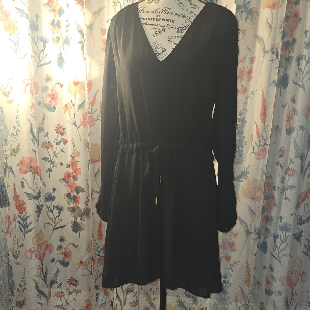 Banana Republic Black V-Neck Long Sleeve Drawstring Waist Dress